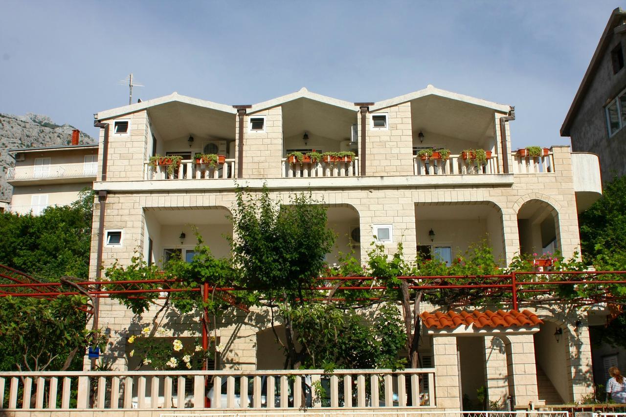 Roso Apartment *